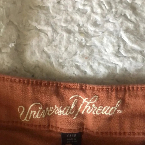 Universal Thread Shorts - Picture 2 of 4